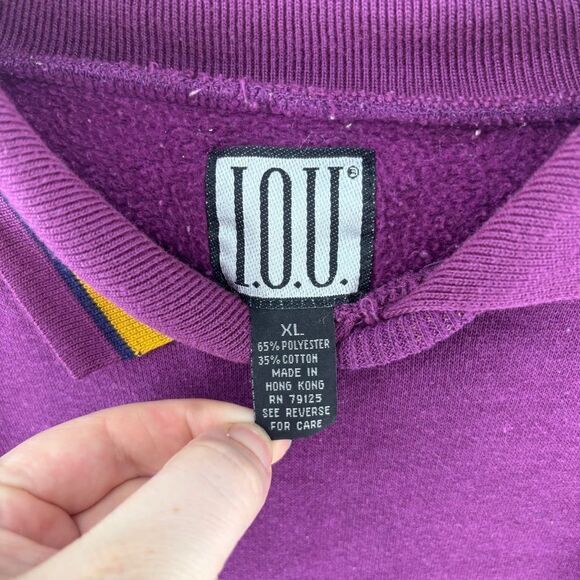 Vintage Purple collared Crewneck Sweater with Ribbed cuff and embroidered logo - Picture 3 of 6